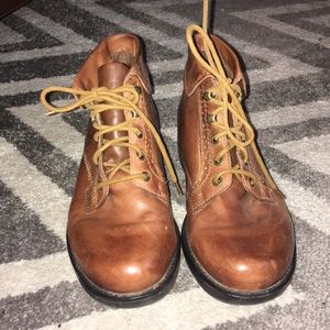 Kids brown boots